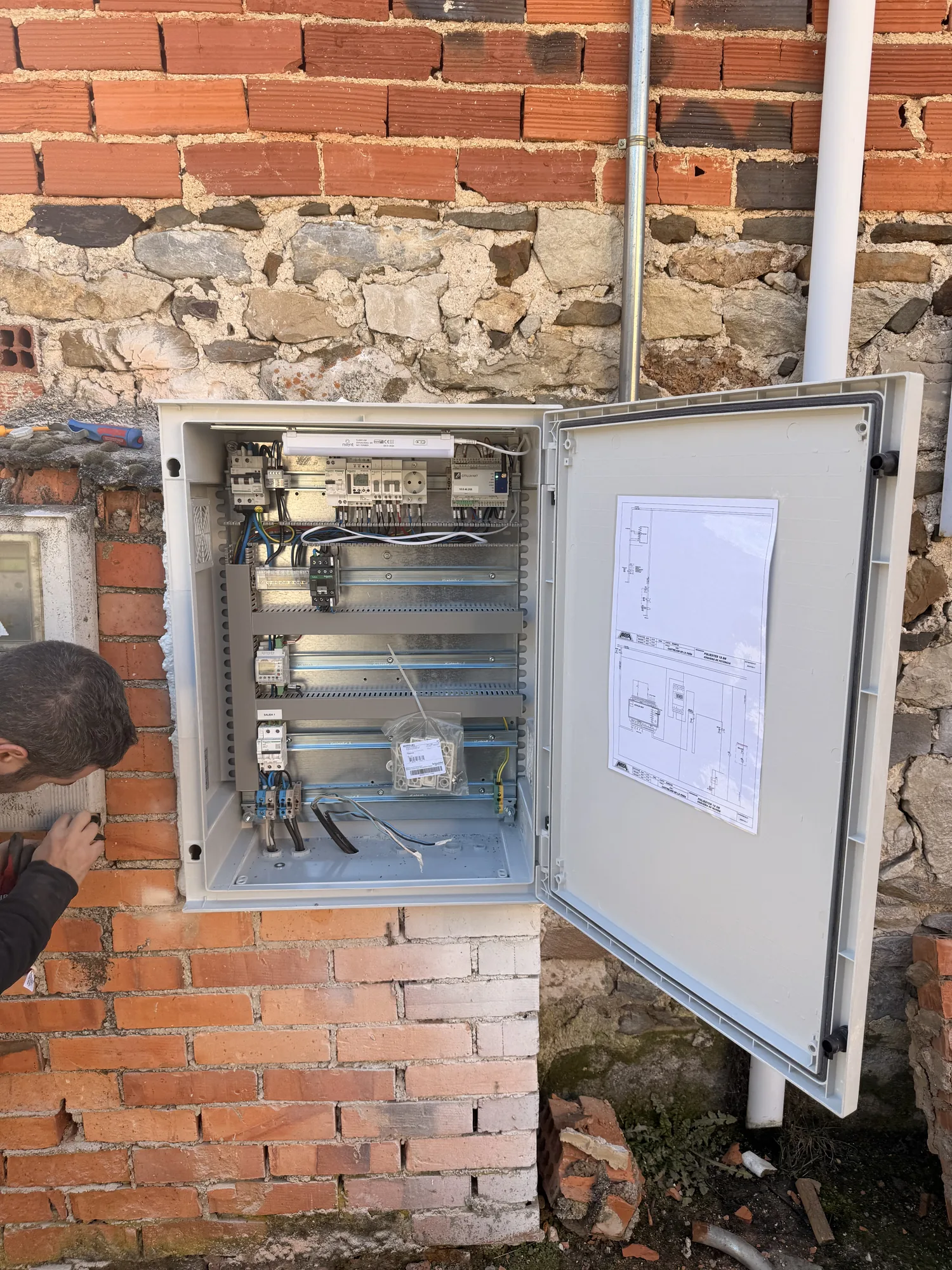 Cuadros de alumbrado público en Castrejón de la Peña de Ecovolt Renovables